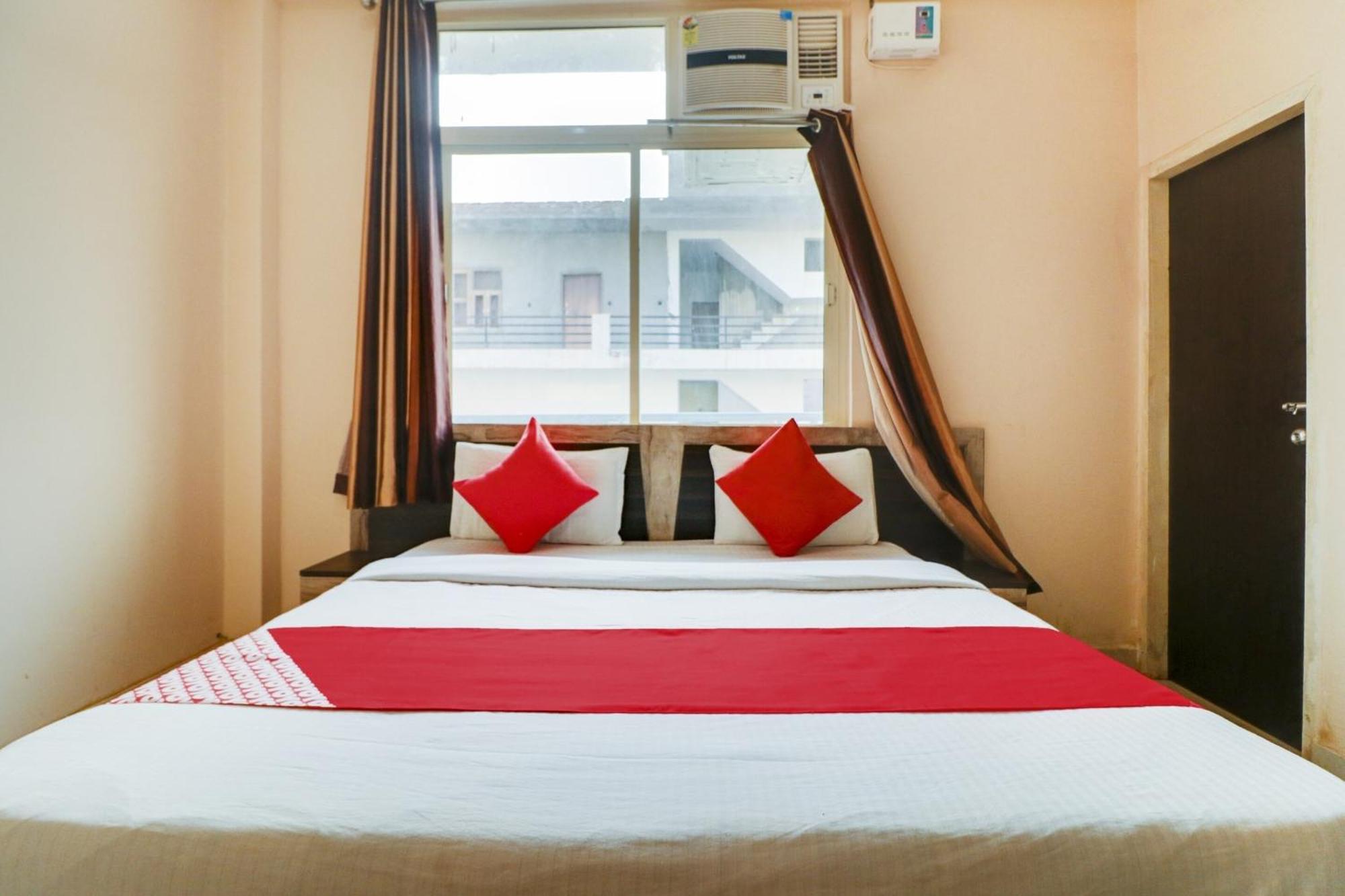 Oyo Flagship 75440 Relax Inn Greater Noida Extérieur photo