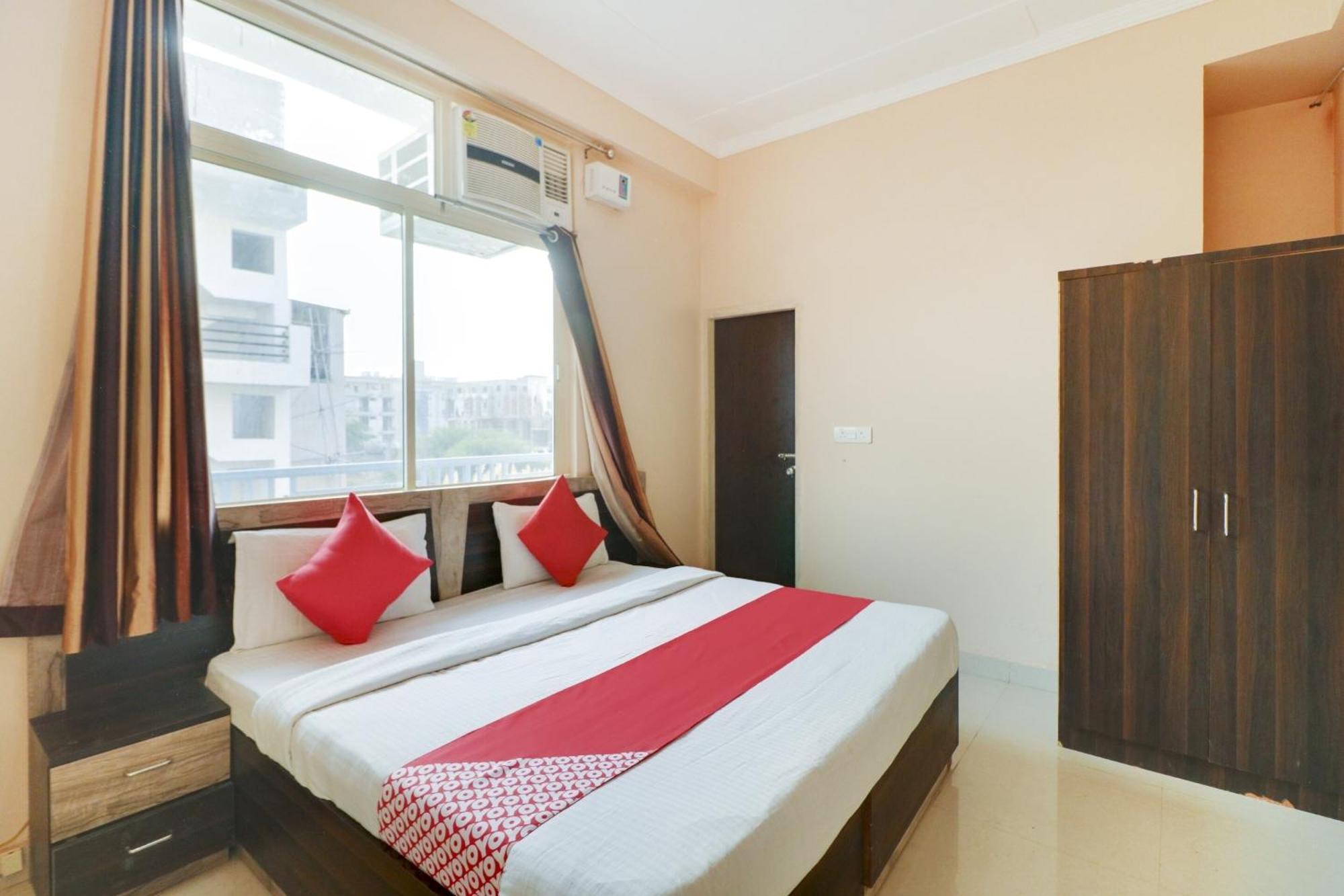 Oyo Flagship 75440 Relax Inn Greater Noida Extérieur photo