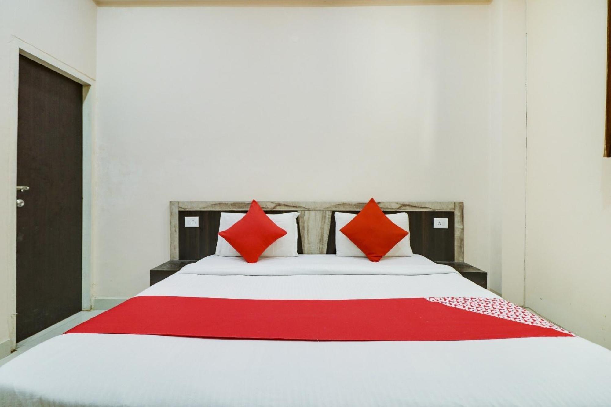 Oyo Flagship 75440 Relax Inn Greater Noida Extérieur photo